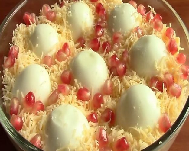 Салат сугроб с курицей и грибами Салат сугроб с курицей и грибами