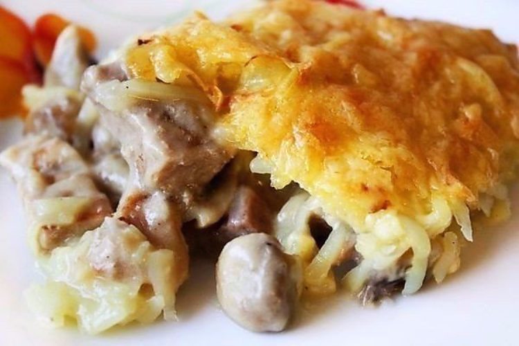 мирного куринная грудка с помидором на кортофельной подушки ткань