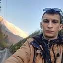 Знакомства: Александр, 32 года, Саяногорск